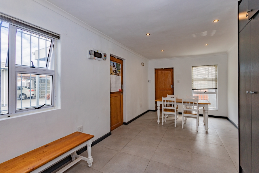 5 Bedroom Property for Sale in Vasco Estate Western Cape